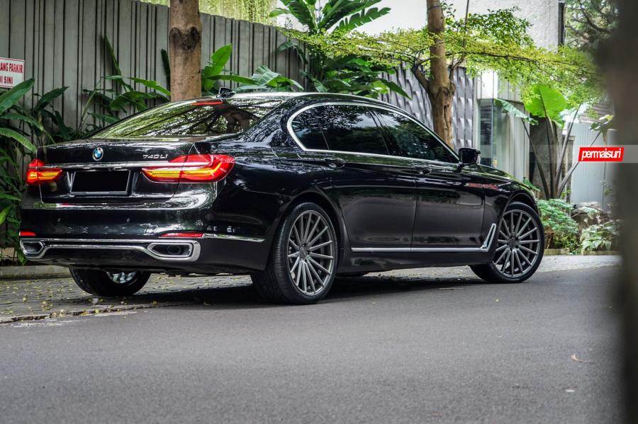  BMW 740Li on Vossen Wheels (VFS2) 2017 года  (фото 6 из 8)